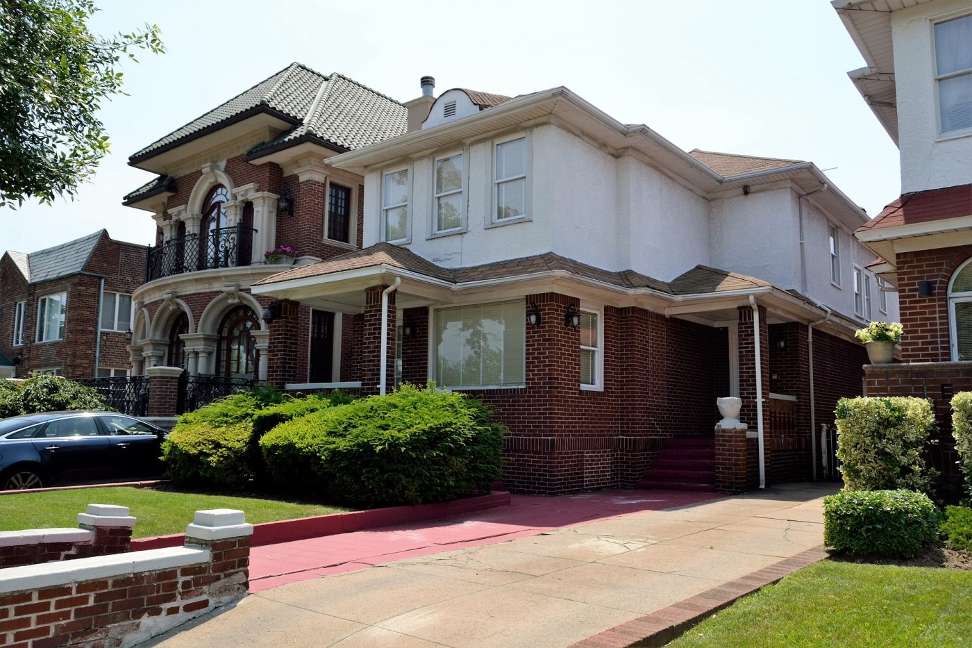 Residential home in New York, representing NY senior relocation services for a smooth moving experience.