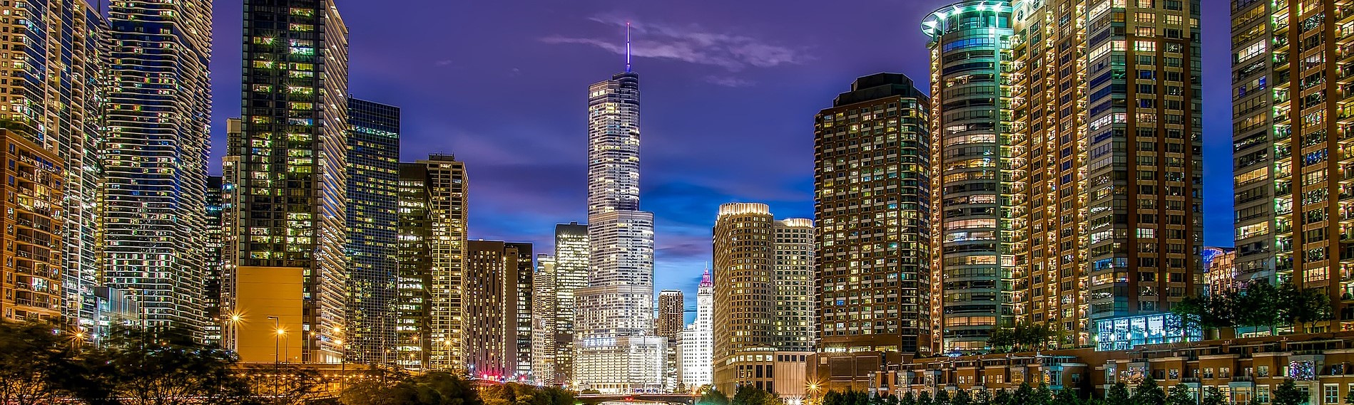 Chicago, IL skyscrapers at night