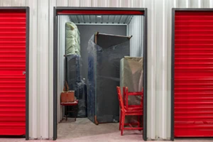 How Moving & Storage Services Can Save You Space and Stress