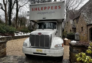 Shleppers moving van